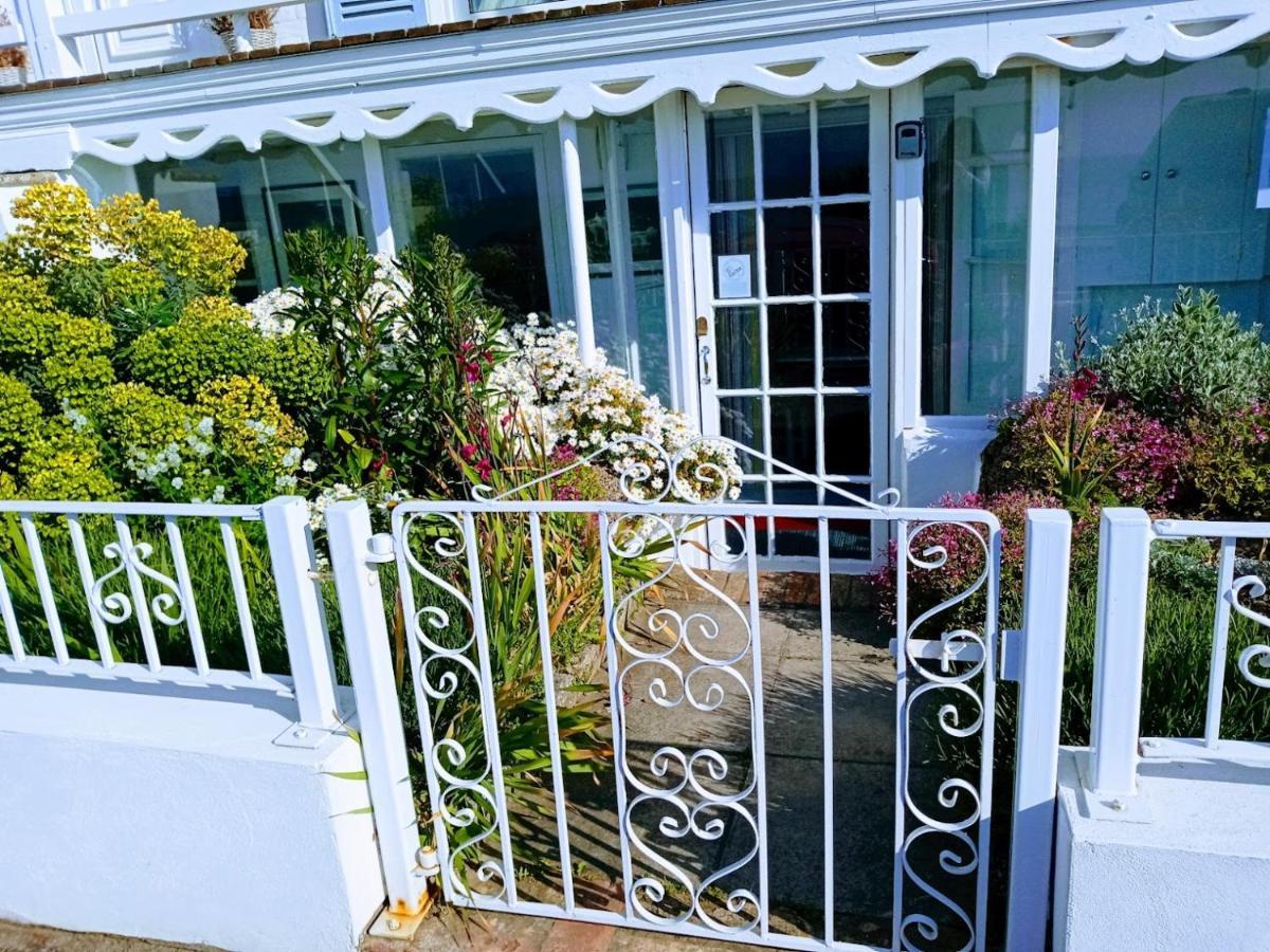 Beachfront Studio Apartment Felixstowe Zewnętrze zdjęcie